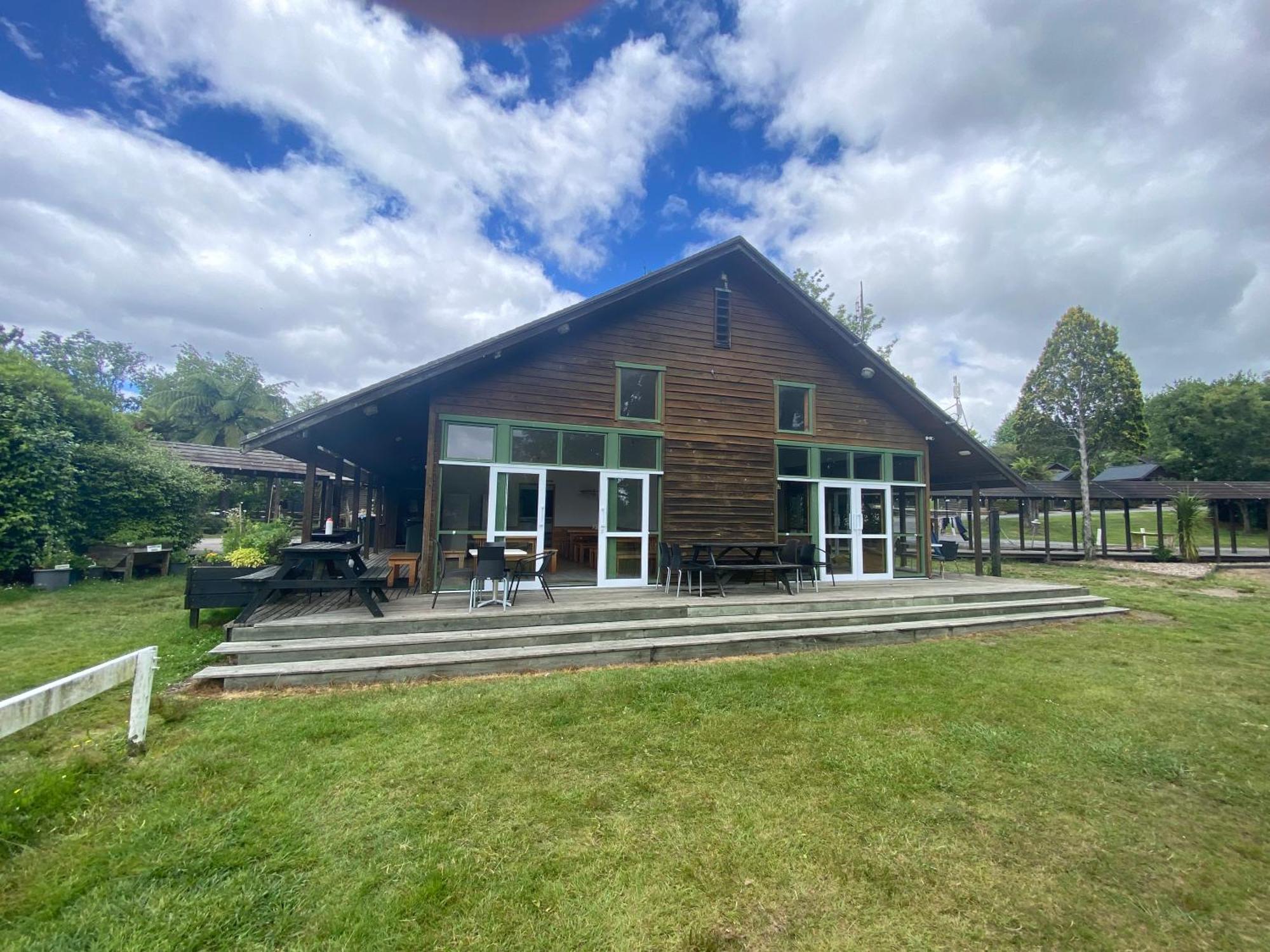 Rotorua Thermal Holiday Park Luaran gambar