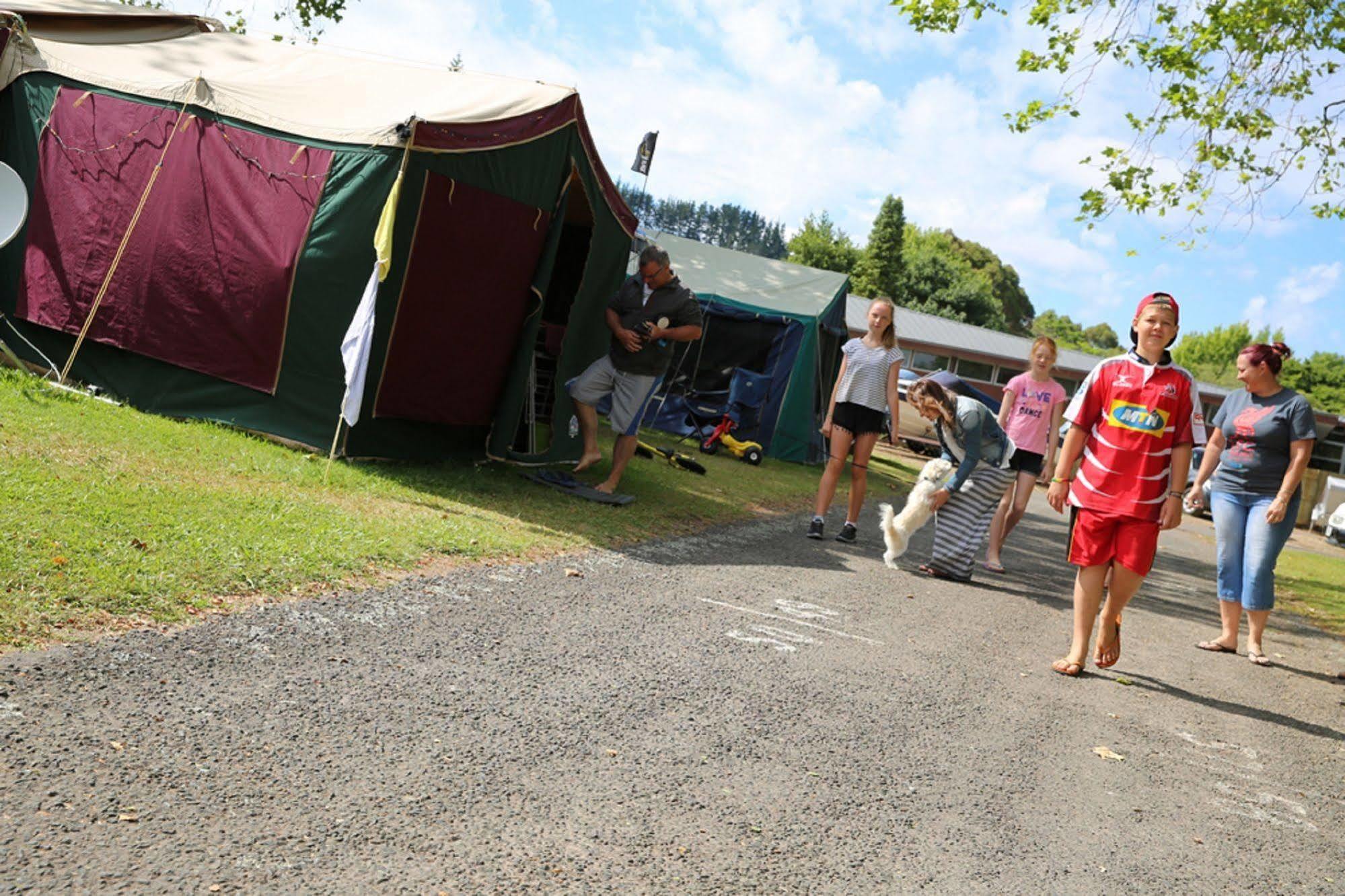 Rotorua Thermal Holiday Park Luaran gambar